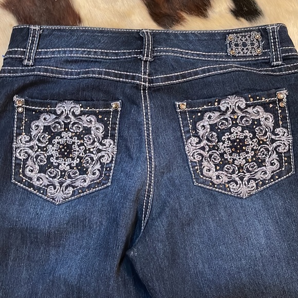 Bandolino Jeweled Jeans Bandolino Jeans Bandolino Heavy Stitched Jeweled Jeans - Picture 6 of 7